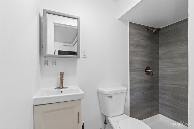 Photo - 505 E Jackson St Unit 2