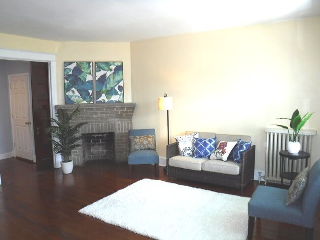 Photo - 1337 Quincy St NW