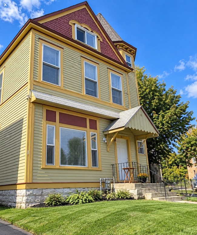 783 6th St E Unit 4