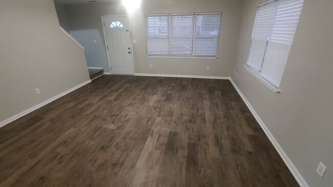 Photo - 90 Century Ct