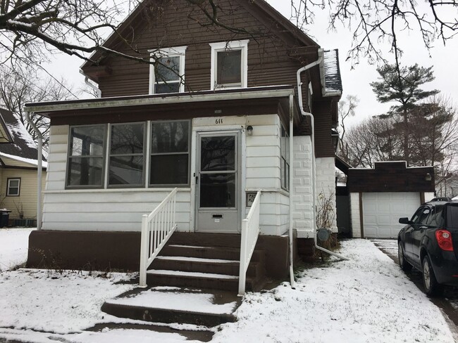 Building Photo - 611 Steward Ave