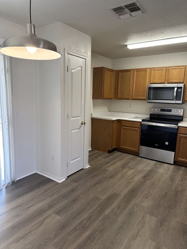 2 bedroom El Mirage rental with move in sp... House Rental in El