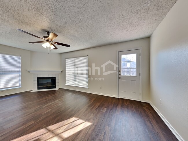 Photo - 1364 Honeysuckle Ln