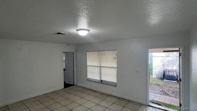 Photo - 2421 NW 8th Pl Unit 2