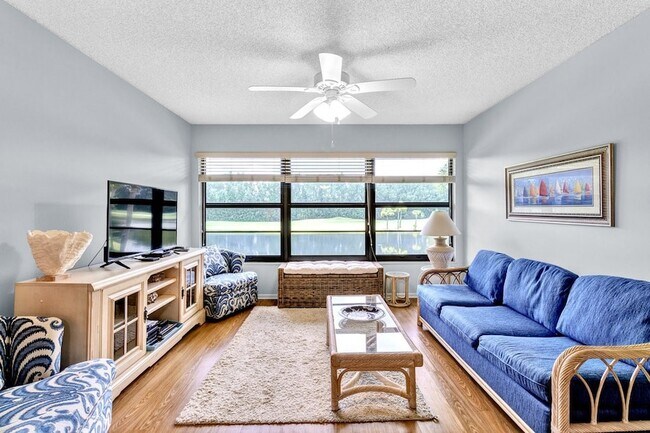 18 Plantation Dr Unit 206