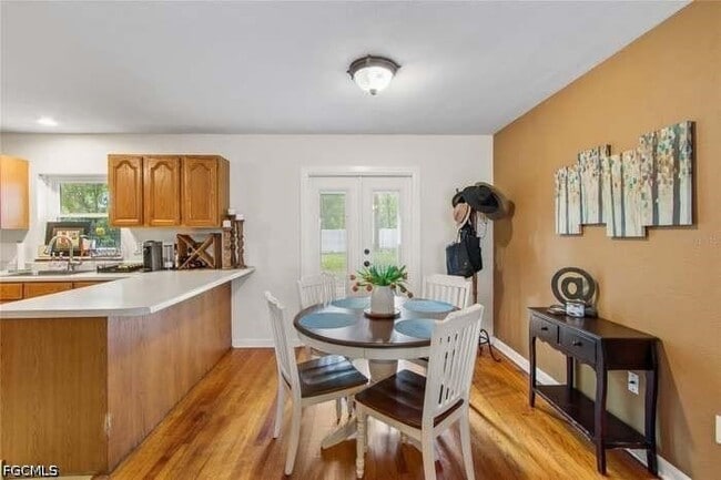 Photo - 711 Wilkinson St