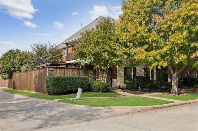 Photo - 7457 Glasshouse Walk