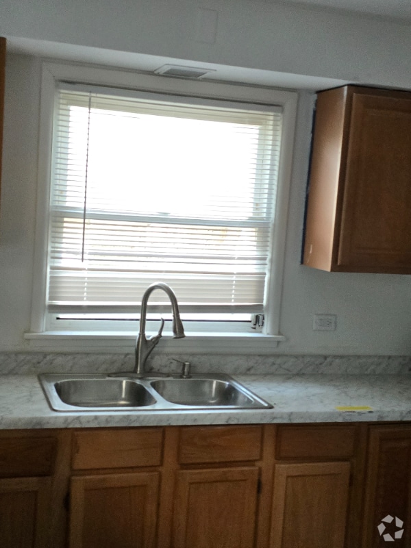 Building Photo - 14531 Minerva Ave Rental