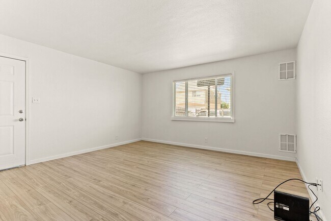 Photo - 642 Douglas Ave Unidad 642 (Downstairs)