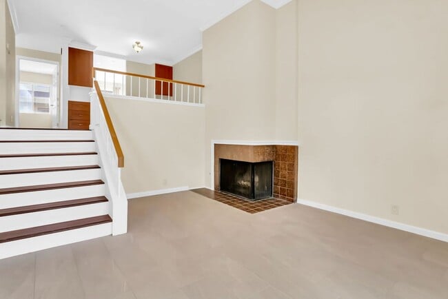 Photo - Beautiful townhome in La Jolla!  Three bedrooms plus office/extra bedroom! Available immediately!