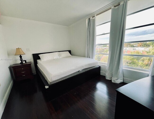 Photo - 1750 NE 115th St Unit 608