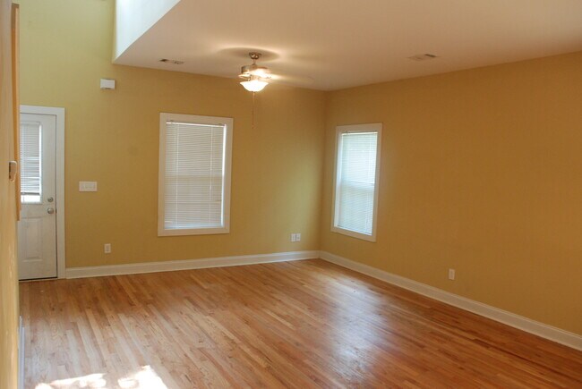 Photo - 3B/2b Craftsman style house