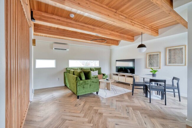 5012-5022 Northeast 26th Avenue-SI ID1309867P