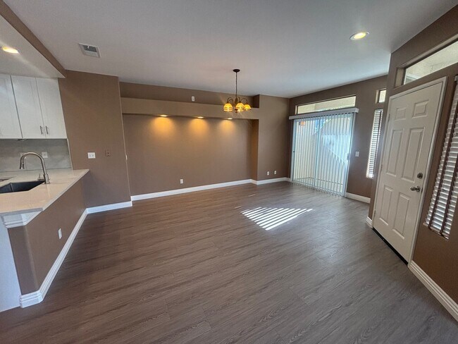 Photo - Beautiful 2-Bedroom Upper Corner Unit Townhome in Stevenson Ranch!