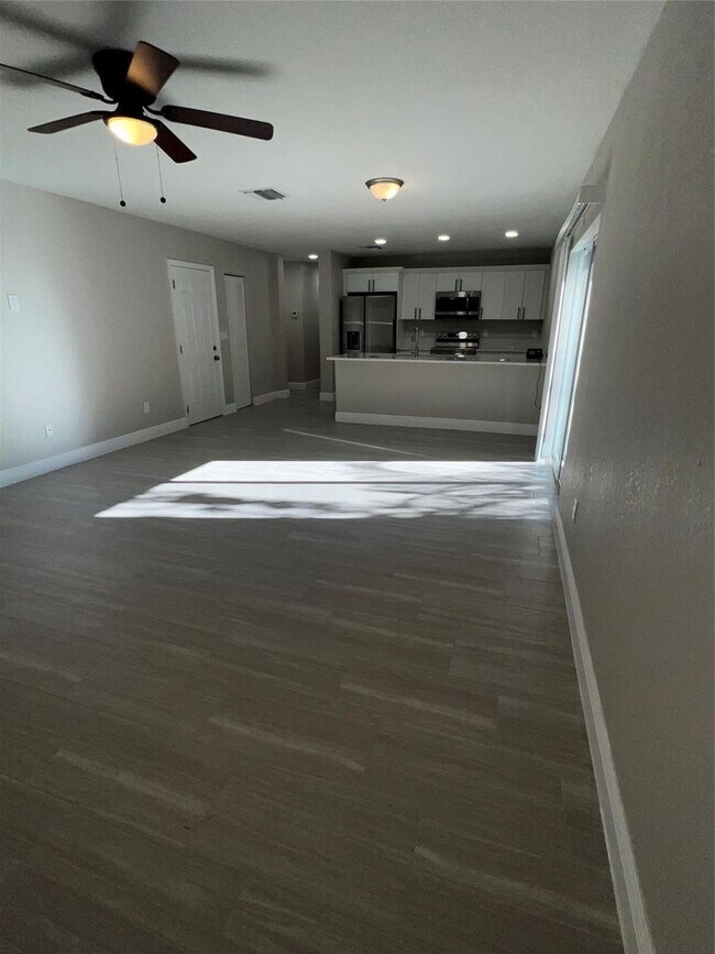 Photo - 860 SW 10th St