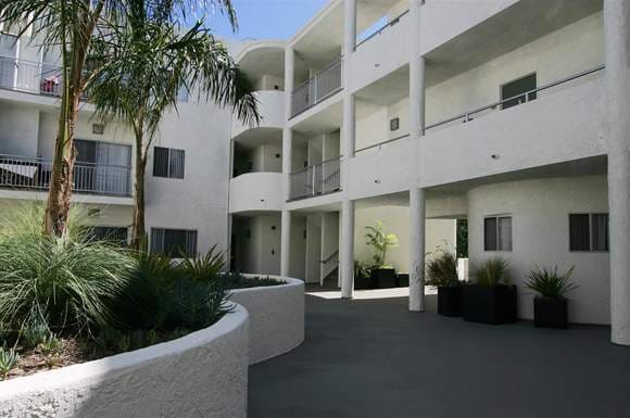 Metropolitan Place Apartments