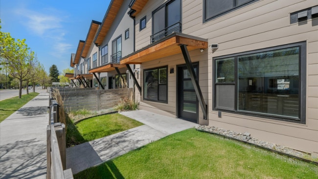 Photo - 1010 E 7th St