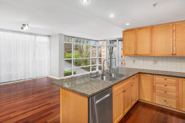 Photo - 1420 Terry Ave Unit 408