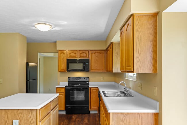 Photo - 1637 Cantebury Ln