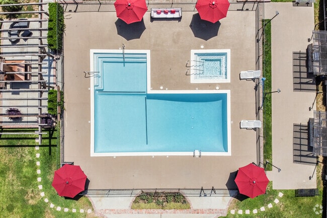 Pool & Spa