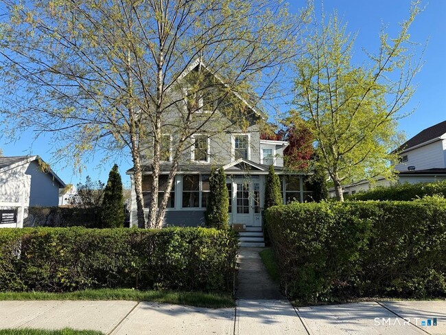 54 1st St