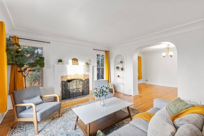 Photo - 710 Prospect Ave N