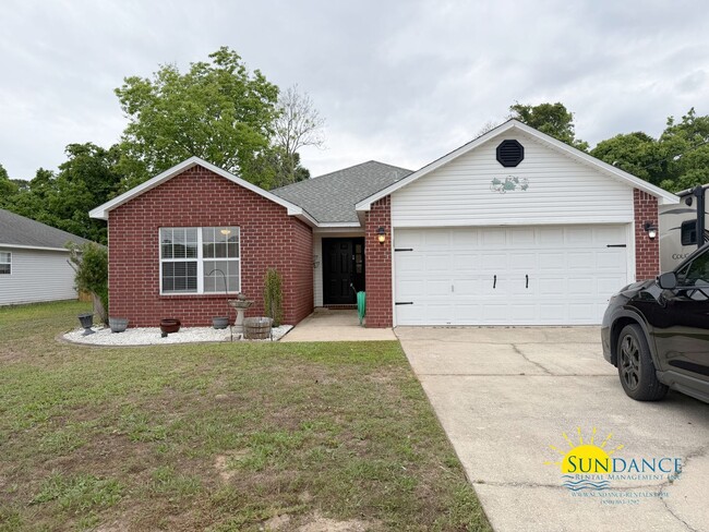 Building Photo - Charming 3 Bedroom Home in Mary Esther near Hurlburt Field!