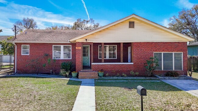 Building Photo - Renovated Seminole Heights Home w/Bonus Room!