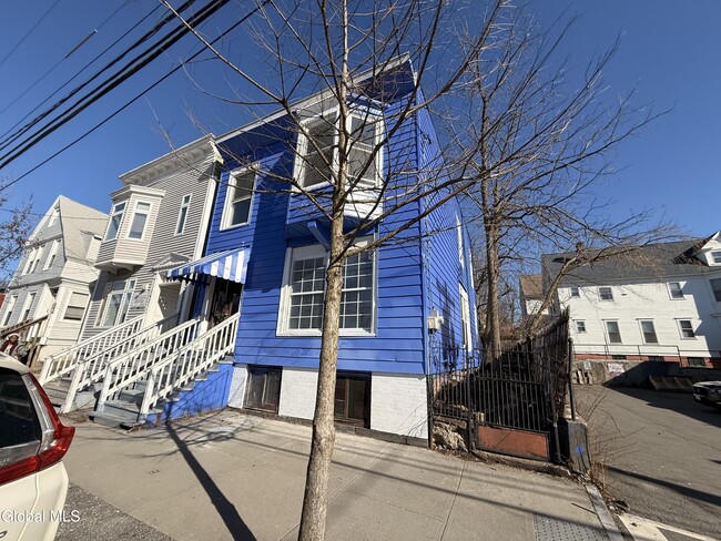 Building Photo - 184 Quail St Unit 1