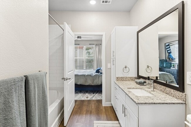 Photo - 1701 Daleside Ln Unit 812