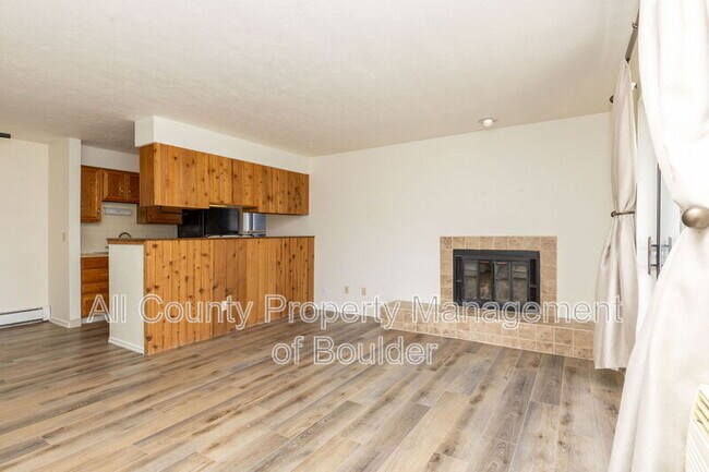 Photo - 2800 Kalmia Ave Unidad APT A219