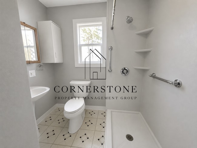 Photo - 515 Pleasant St