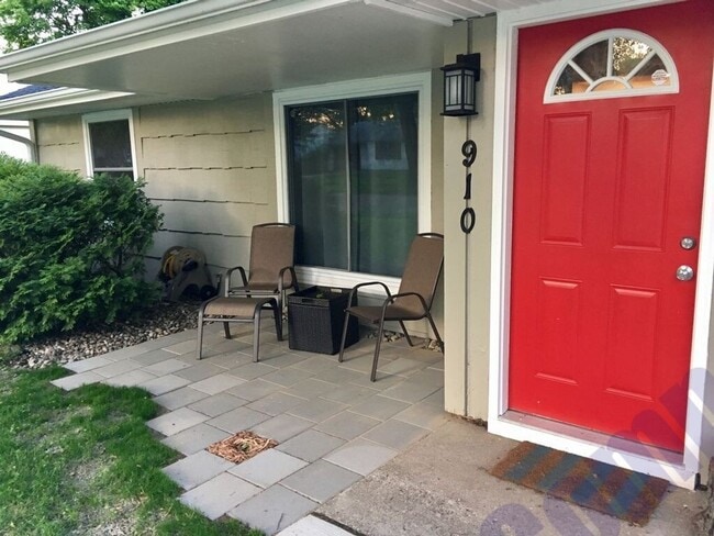 Photo - Now leasing for July!