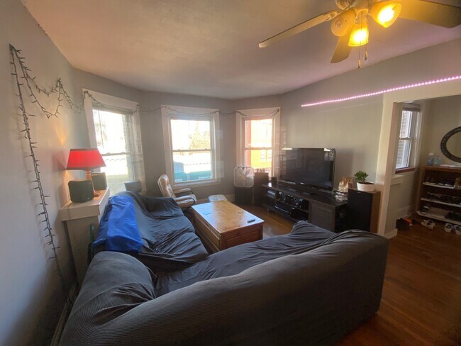 Building Photo - 164 Allston St Unit 1