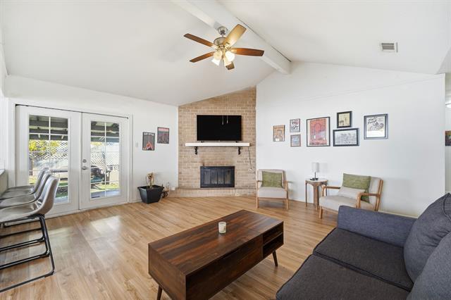 Photo - 802 Buckingham Pl