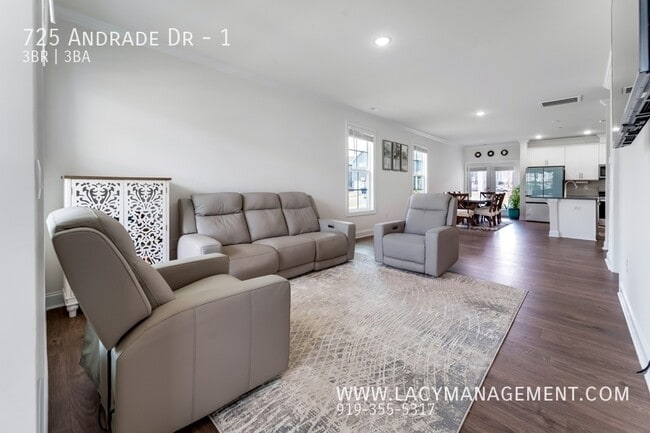 Photo - 725 Andrade Dr