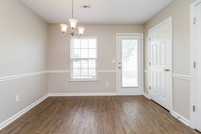 Photo - 3014 Deer Trail Dr