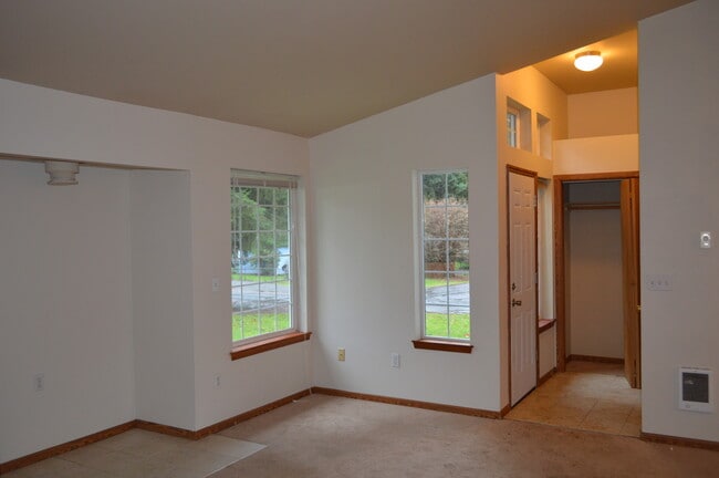 Photo - 11325 205th Ave E