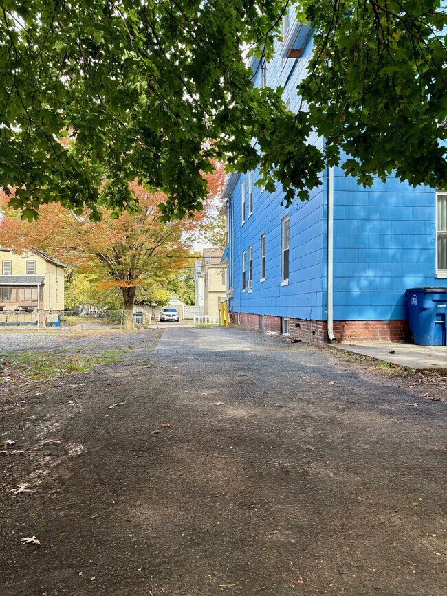 Photo - 8 Read St Unidad 2nd Floor