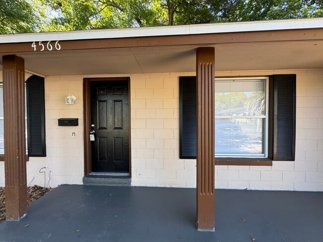 Photo - 4566 Chateau Rd