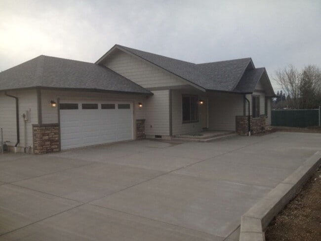 Building Photo - 1044 53rd St