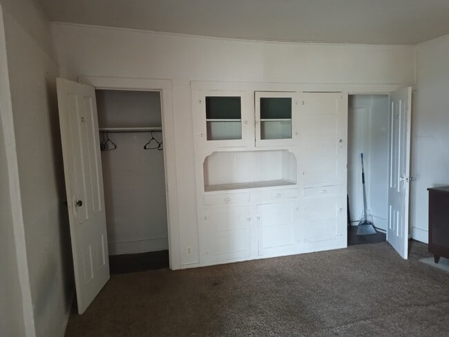 Building Photo - 414 E Ash St Rental