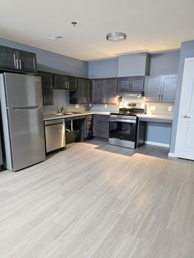 Building Photo - Alice Place West Burlington Rental