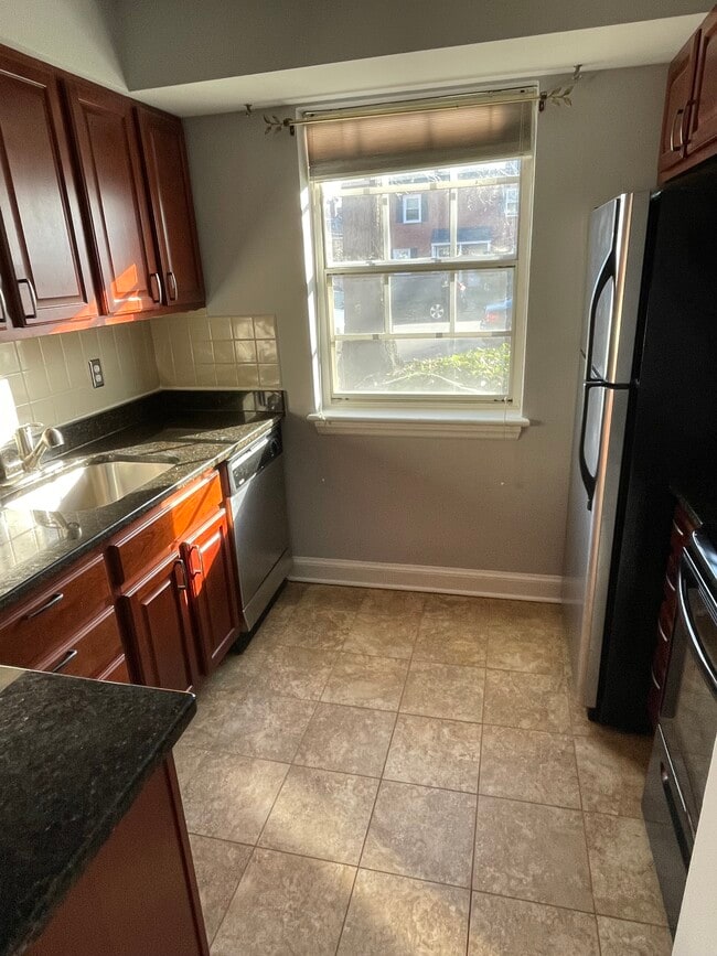 Photo - 2103 N Taft St Unit 114