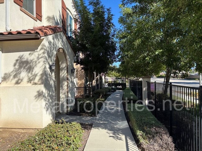 Photo - 687 S Fillmore Ave