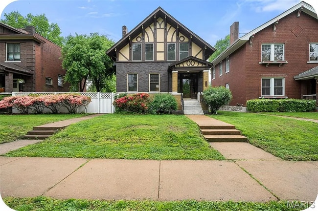 Photo - 604 Bellerive Blvd