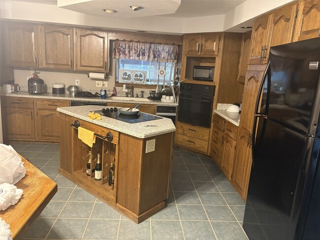 Photo - 112 Annetta St