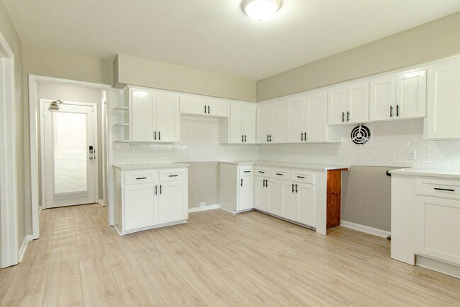 Photo - 511 Pinehill Rd
