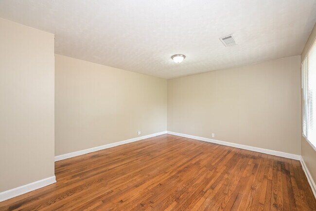 Photo - 344 Dillard Dr