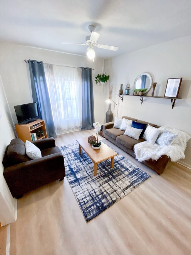 Building Photo - Torres Evolution Canyon Rental